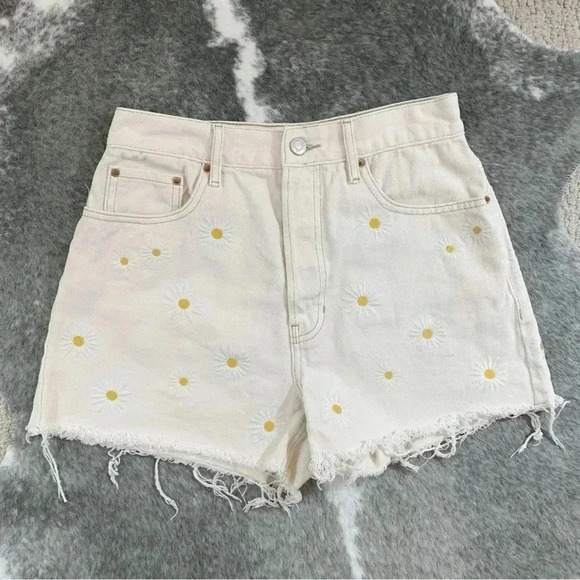 PacSun Daisy Embroidered Denim Shorts - Picture 3 of 12